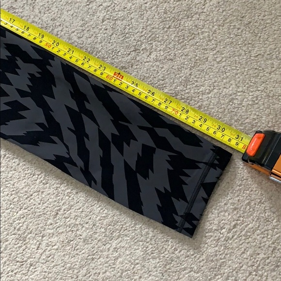 Lululemon Crop - Picture 7 of 11